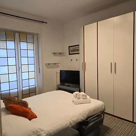 Apartment Hbhall Solari 11 Milan